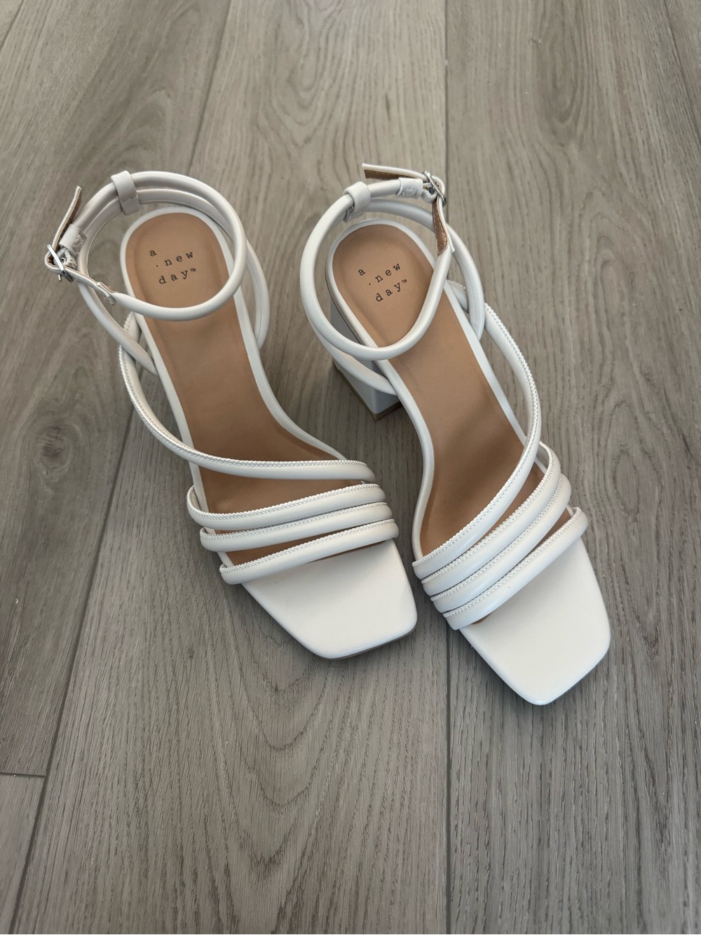 A New Day Women’s White (Taupe) Strappy Block Heel Katana Sandals New in Box 8.5